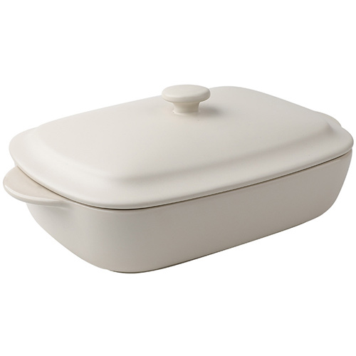 white ceramic baking pan