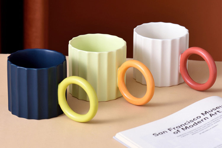 round handle ceramic mugs with colorful color