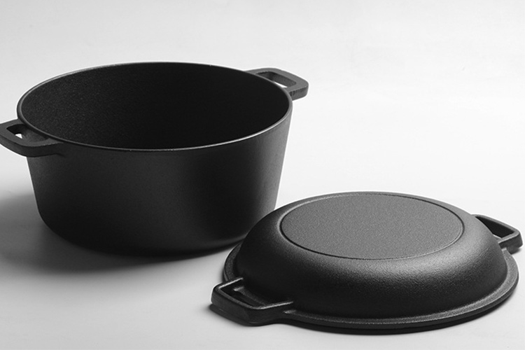 cast iron cookware set with dual handles