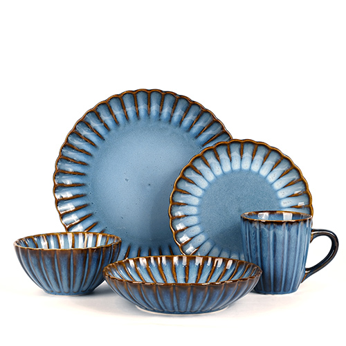 reactive glaze dinnerware